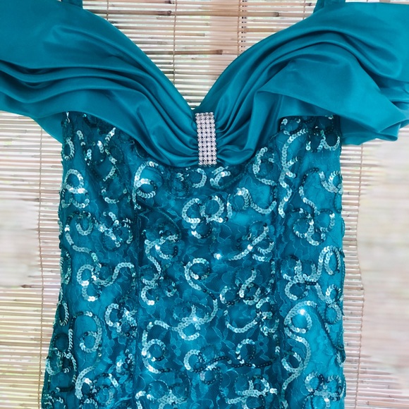 Mike Benet Formal Gown - Picture 3 of 11